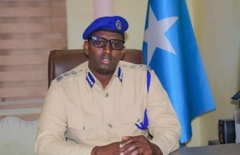 Booliiska oo ku hanjabay in uu xirayo Ragga hubaysan ee dibadbaxayaasha la socda