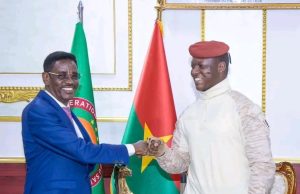 Dowladda Burkina Faso oo Soomaaliya ka caawinaysa la dagaalanka AS
