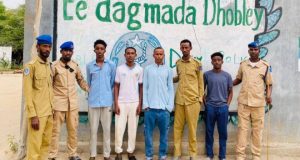 Booliska Dhoobley oo qabtay dhalinyaro tahriibayaal ah oo ku sii jeeday Kenya iyo Liibiya