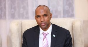Xasan Cali Kheyre oo ku eedeeyay dowladda in ay rasaas u adeegsatay dad ku mudaharaadayay Dayniile
