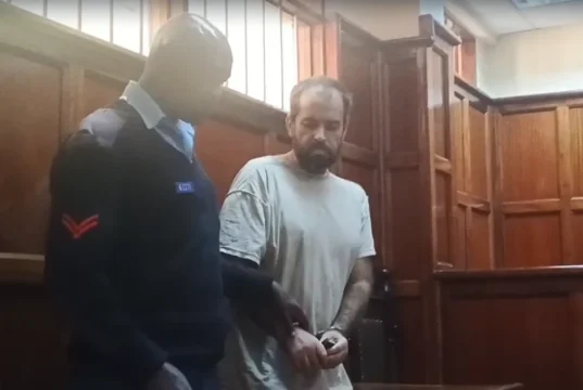 Muwaadin Mareykan ah oo lagu eedeeyey inuu si sharci darro ah ugu sugnaa Kenya oo qosol ku abuuray maxkamad ku taalla Nairobi