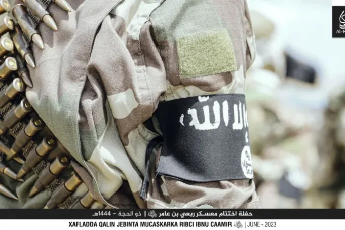 Al -Shabaab oo canshuur ka qaadaya dadka u kala safra Balcad iyo Jowhar