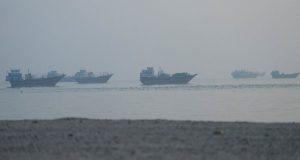 Maraakiibta ku xayiran Marinka Hormuz oo looga dhex dabbaaldegay heshiiska Maraykanka & Iiraan
