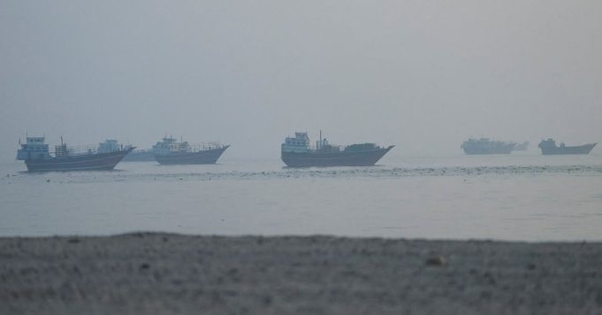 Maraakiibta ku xayiran Marinka Hormuz oo looga dhex dabbaaldegay heshiiska Maraykanka & Iiraan