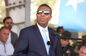 Xamsa Cabdi Barre oo ku wajahan Dhuusamareeb