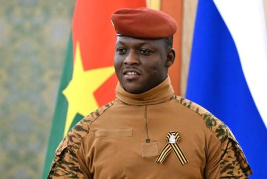 Burkina Faso oo xiriirka u jartay dalka Faransiiska