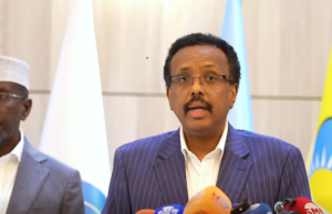 Farmaajo: Soomaaliya waxay gashay qalqal siyaasadeed oo halis ku ah amniga iyo midnimada ciidanka