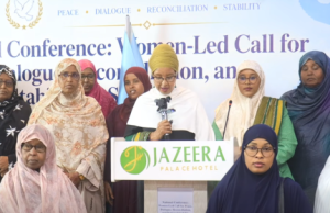 Haweenka Soomaaliyeed oo Xasan Sheekh ugu baaqay inuu wada hadal la yeesho mucaaradka