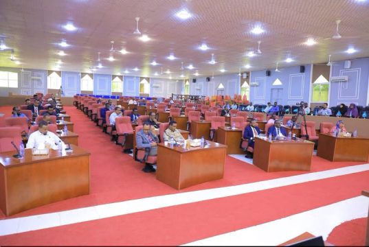 Baarlamaanka Puntland oo maanta si rasmi ah u furay dood ku saabsan dastuurka Puntland