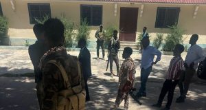 Macallin Mahdi oo u hanjabay saraakiisha Ciidanka Cirka ee ku sugan Afisyooni