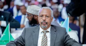 Cali Cabdullahi Cosoble oo si kulul uga hadlay xiisadda Hirshabeelle, farriinna u diray Sanbaloolshe iyo Dabageed