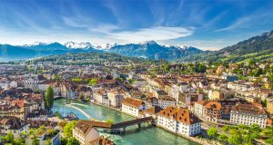 Switzerland oo Muqdisho kusoo celineysa Soomaali dhaawac qaba