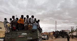 Puntland oo Gaalkacyo ku qabatay laba gaari oo siday ciidamo ka tirsan dowladda Federaalka