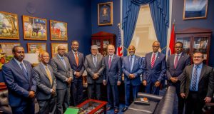 Cirro oo Capitol Hill kula kulmay xubno ka tirsan Congress-ka Maraykanka+Sawirro
