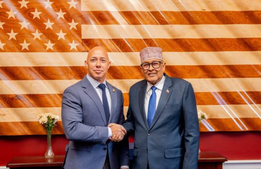Cirro oo Capitol Hill kula kulmay Brian Mast iyo Mike Rounds