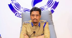Asad Diyaano oo wajahaya xil-ka-qaadis, Xamse Cabdi Barre oo cadaadis siyaasadeed ku sii kordhayo