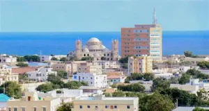 Dood ka dhalatay xayeysiinta dawooyinka quruxda