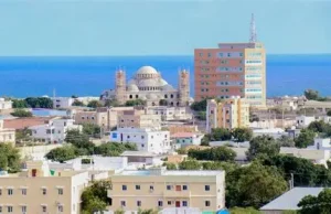 Dood ka dhalatay xayeysiinta dawooyinka quruxda