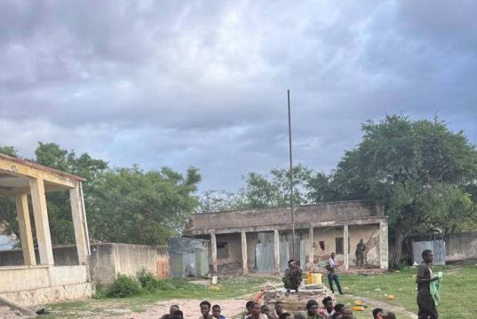 In ka badan 50 askari oo lagu qabtay Buurhakaba, kadibna cafis loo fidiyay
