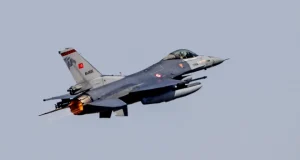 F-16-yada Turkiga ee Soomaaliya: Yaa qaadaya mas”uuliyadda haddii rayid wax ku noqdo duqeyn?
