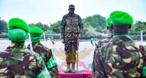 Taliyaha Ciidanka Kenya ee Bariga oo kormeeray ciidamada AUSSOM ee Kismaayo