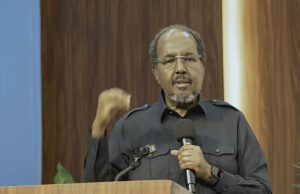 Xasan Sheekh: “Talo dhexda la dhigayo ma jirto, dalkuna dowlad ayuu leeyahay”